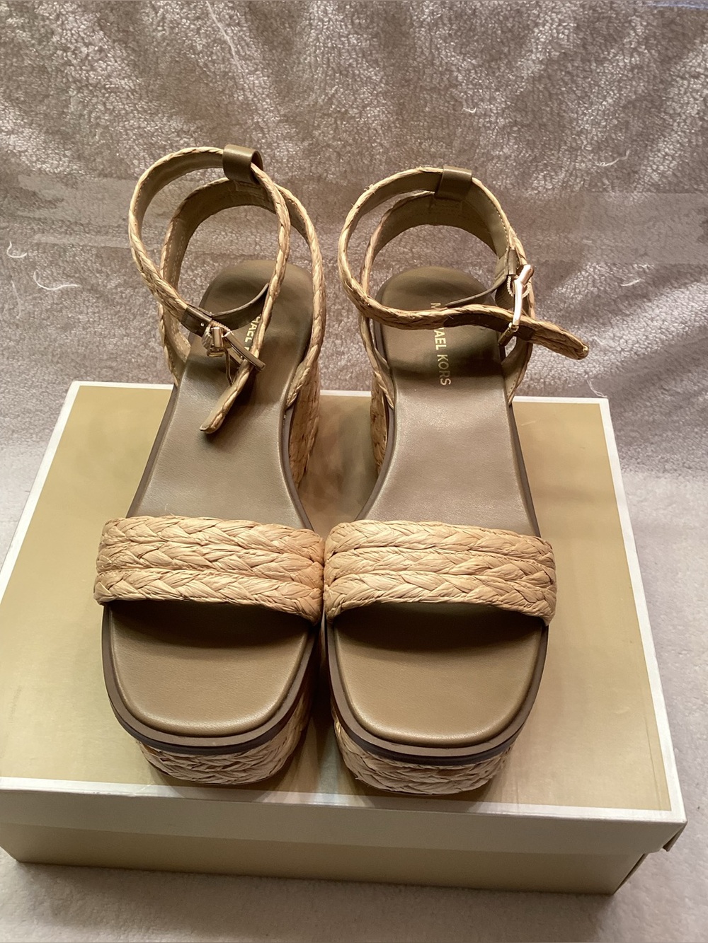 Michael Kors Sandra Flatform Husk Platform Sandals size 9.5M NEW
